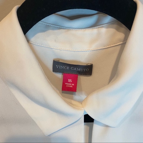 Vince Camuto Keyhole Blouse - Picture 3 of 6